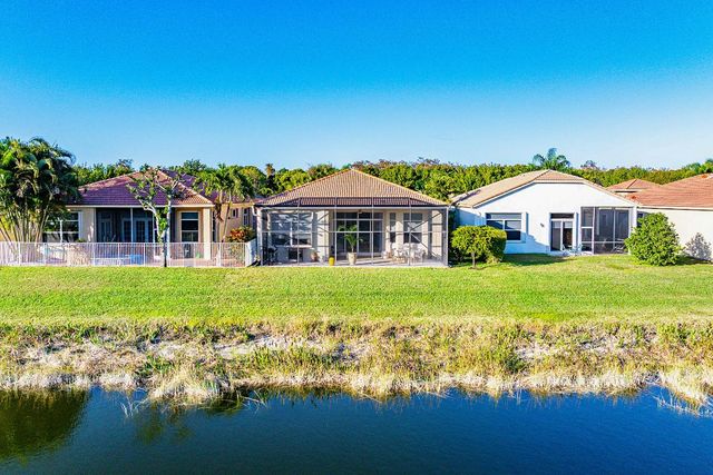 9666 Via Elegante, Wellington, FL 33411