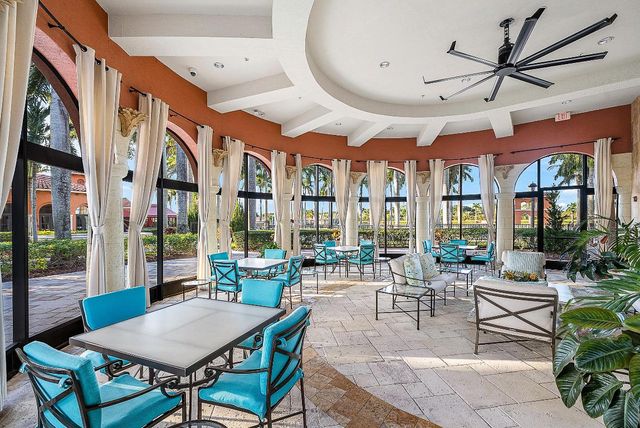 9666 Via Elegante, Wellington, FL 33411