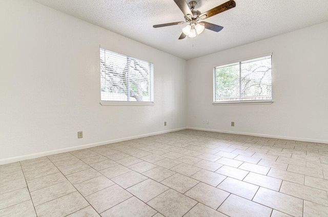 3603 Rocky Hollow TRL B, Georgetown, TX 78628