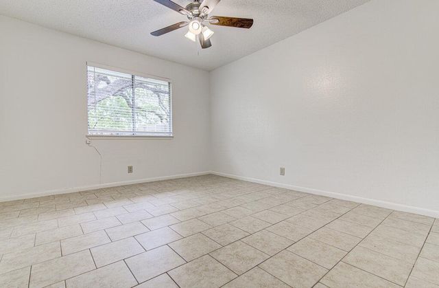 3603 Rocky Hollow TRL B, Georgetown, TX 78628