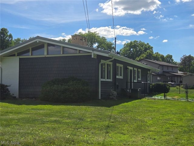 482 Fairwood Drive, Tallmadge, OH 44278