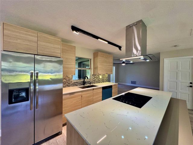 1968 Pleasant Hill Road, Kissimmee, FL 34746