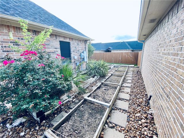 205 Meir Lane, College Station, TX 77845
