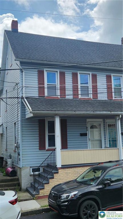 28 East Walnut Street, Nazareth Boro, PA 18064