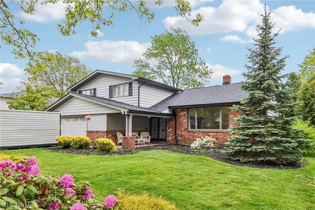 5420 Bluebell Drive, Lyndhurst, OH 44124
