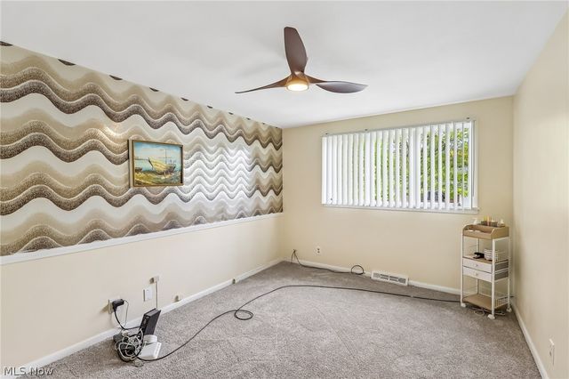 5420 Bluebell Drive, Lyndhurst, OH 44124