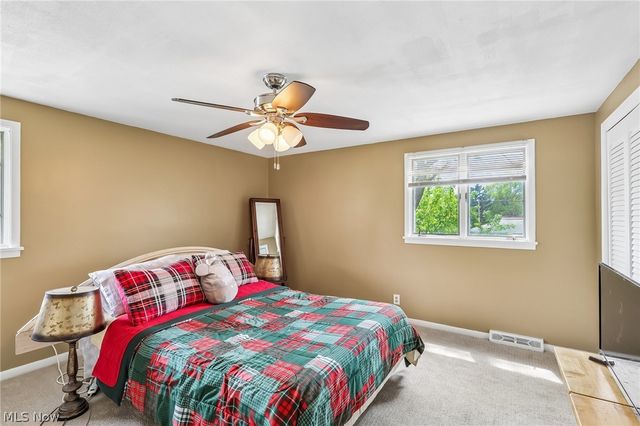 5420 Bluebell Drive, Lyndhurst, OH 44124