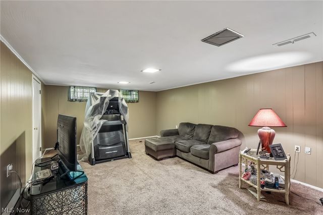 5420 Bluebell Drive, Lyndhurst, OH 44124