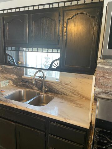 2330 E Finland Ave, Stockton, CA 95205