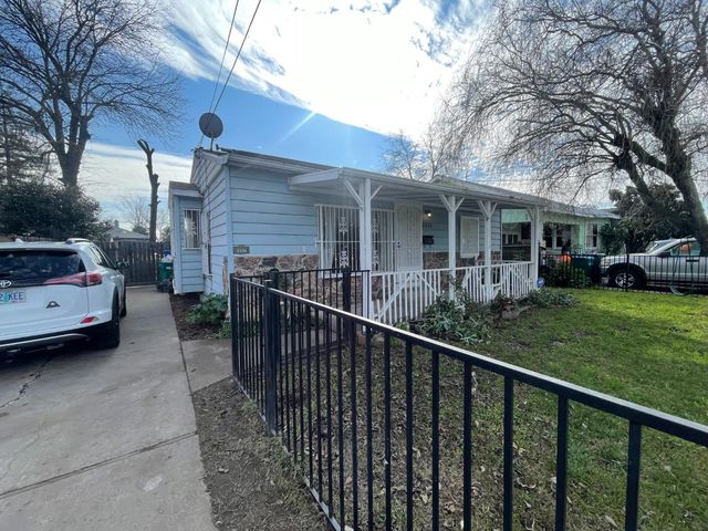 2330 E Finland Ave, Stockton, CA 95205