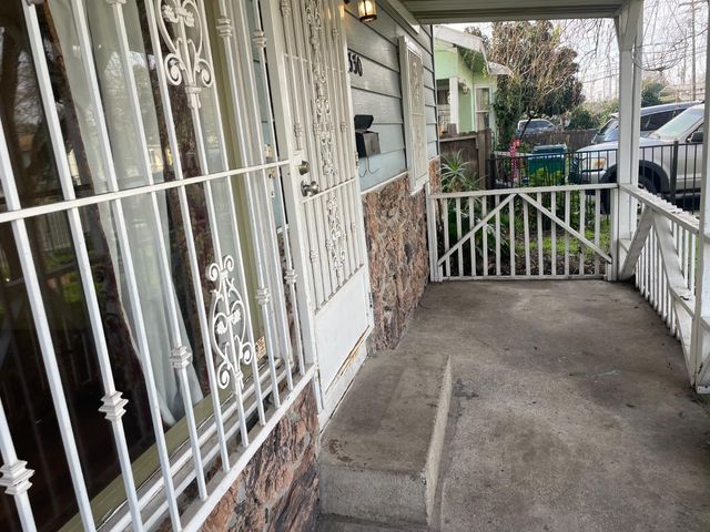 2330 E Finland Ave, Stockton, CA 95205