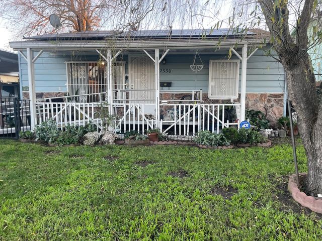 2330 E Finland Ave, Stockton, CA 95205