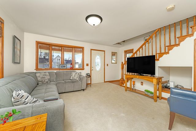 121 CR 687 Street, South Haven, MI 49090