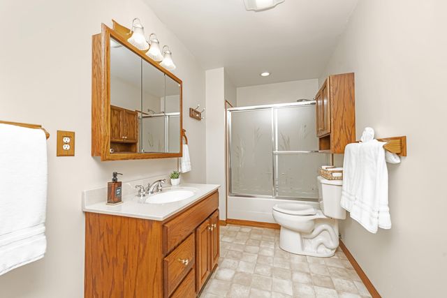 121 CR 687 Street, South Haven, MI 49090