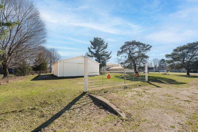 121 CR 687 Street, South Haven, MI 49090