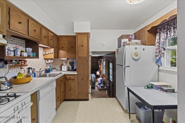 952 Alden Drive, Toms River, NJ 08753