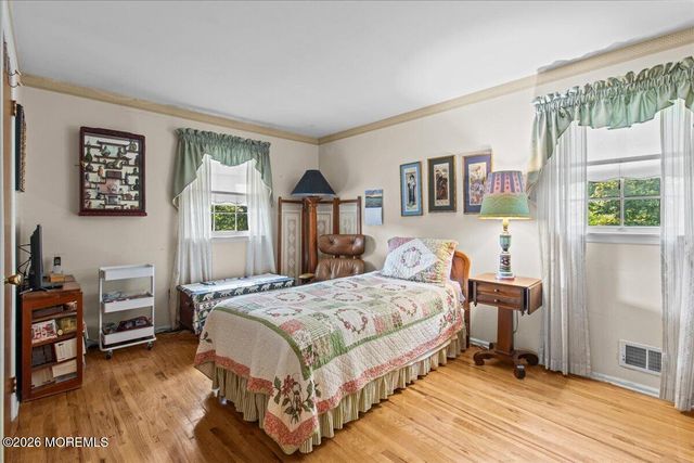 952 Alden Drive, Toms River, NJ 08753