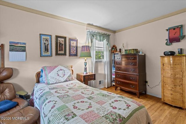 952 Alden Drive, Toms River, NJ 08753