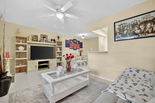23 Lake Vista Trail 204, Port St. Lucie, FL 34952