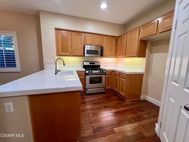 2686 Night Jasmine Drive, Simi Valley, CA 93065