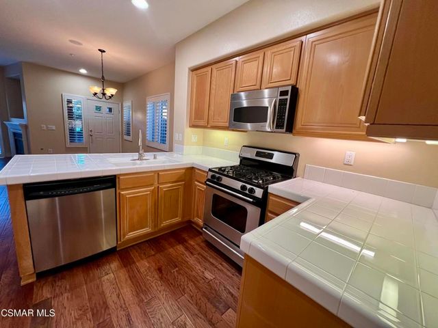 2686 Night Jasmine Drive, Simi Valley, CA 93065