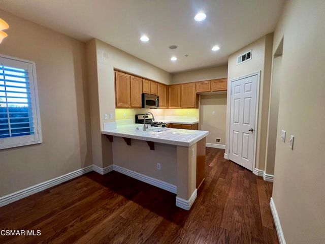 2686 Night Jasmine Drive, Simi Valley, CA 93065