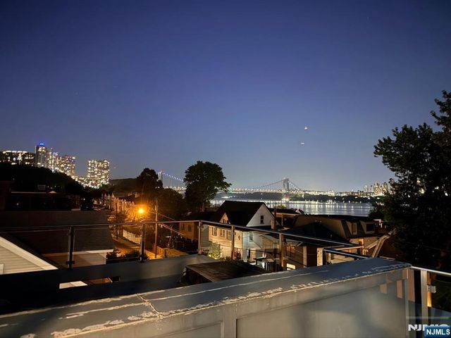 36 Myrtle Avenue A, Edgewater, NJ 07020