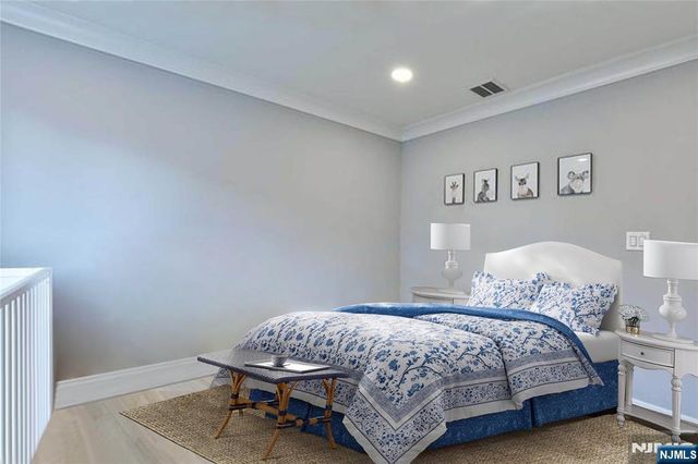 36 Myrtle Avenue A, Edgewater, NJ 07020