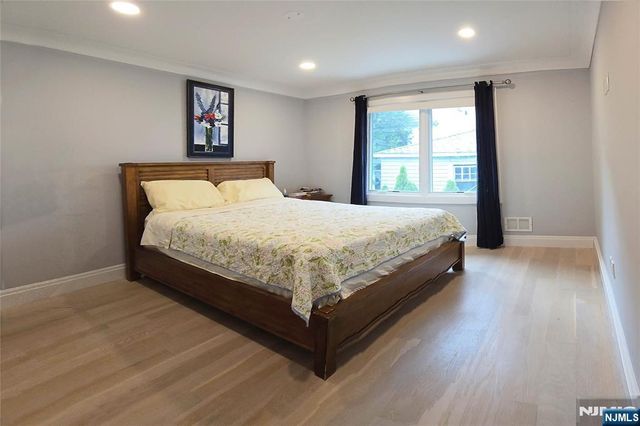 36 Myrtle Avenue A, Edgewater, NJ 07020