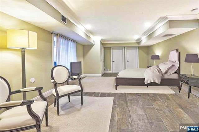 36 Myrtle Avenue A, Edgewater, NJ 07020