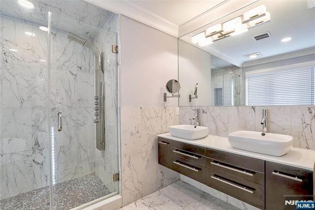 36 Myrtle Avenue A, Edgewater, NJ 07020
