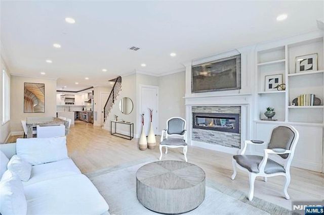 36 Myrtle Avenue A, Edgewater, NJ 07020