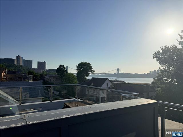 36 Myrtle Avenue A, Edgewater, NJ 07020