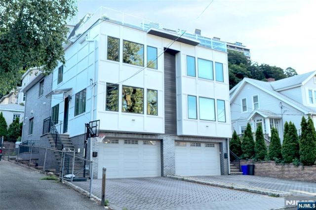 36 Myrtle Avenue A, Edgewater, NJ 07020