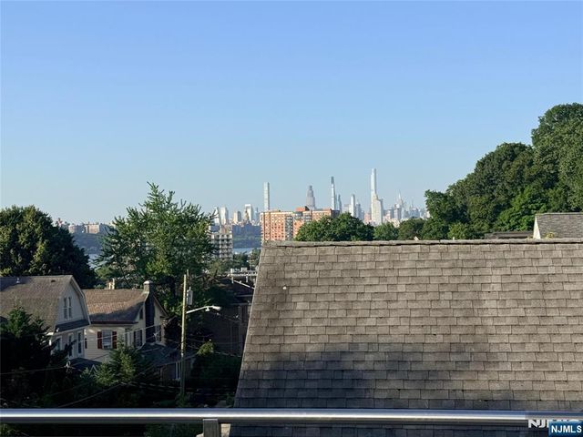 36 Myrtle Avenue A, Edgewater, NJ 07020