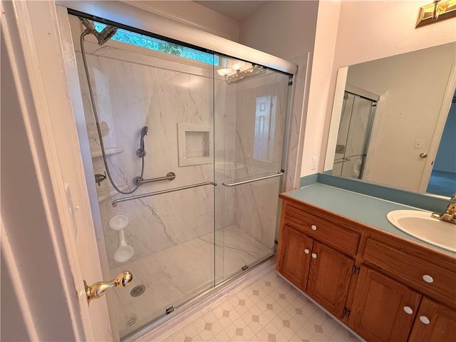 3 Richard Circle, Eureka Springs, AR 72632