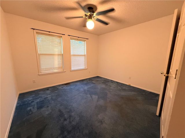 3 Richard Circle, Eureka Springs, AR 72632