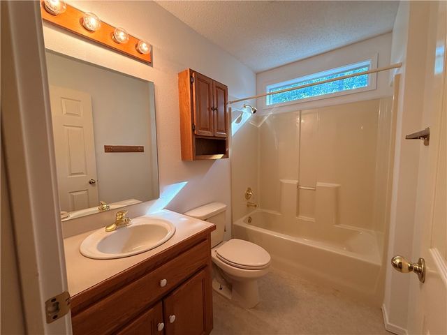 3 Richard Circle, Eureka Springs, AR 72632