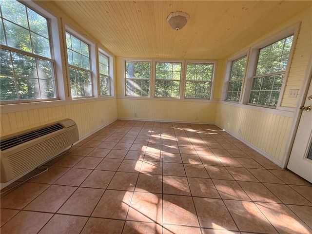3 Richard Circle, Eureka Springs, AR 72632