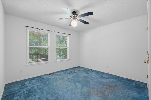 3 Richard Circle, Eureka Springs, AR 72632