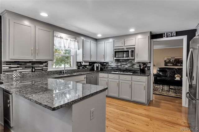 4660 Boncrest Drive West, Clarence, NY 14221