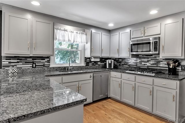 4660 Boncrest Drive West, Clarence, NY 14221