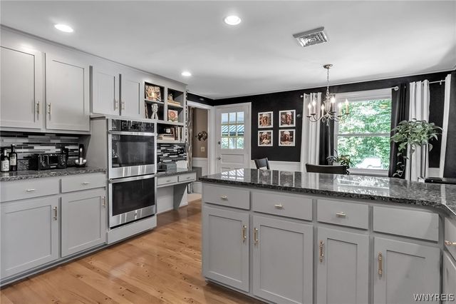 4660 Boncrest Drive West, Clarence, NY 14221