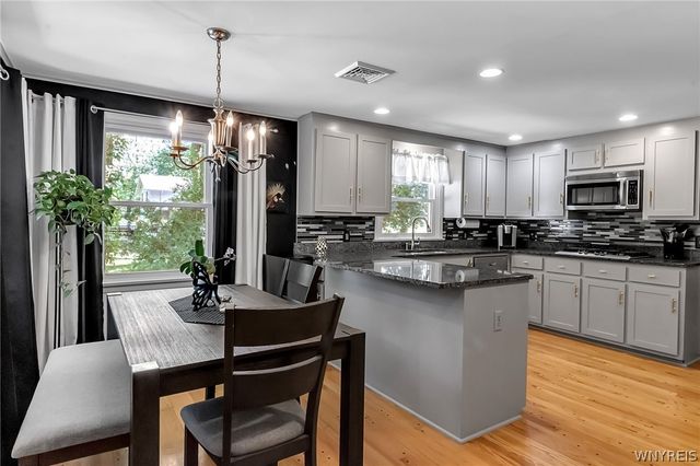 4660 Boncrest Drive West, Clarence, NY 14221