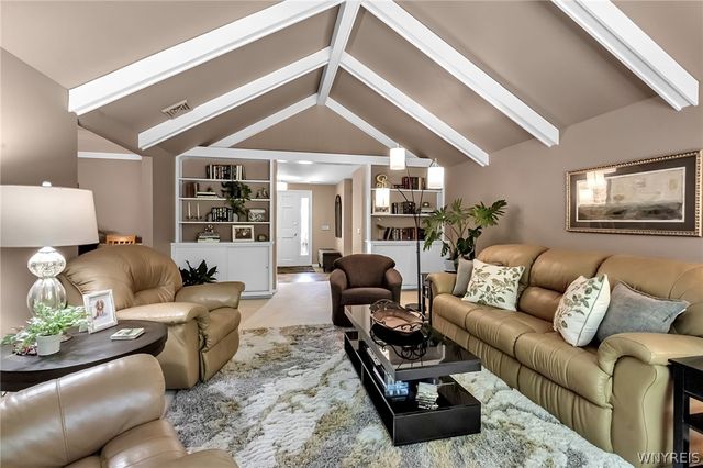 4660 Boncrest Drive West, Clarence, NY 14221
