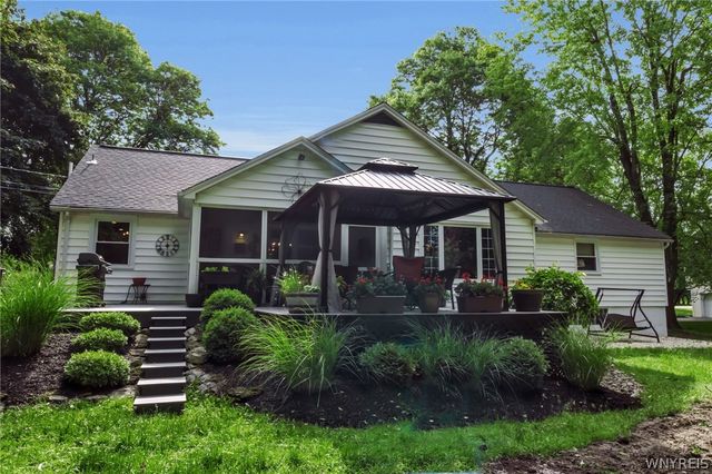 4660 Boncrest Drive West, Clarence, NY 14221