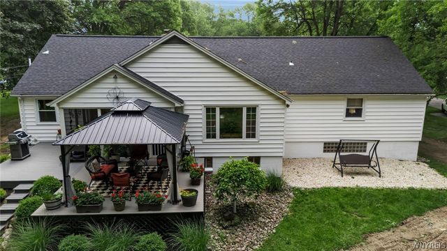 4660 Boncrest Drive West, Clarence, NY 14221