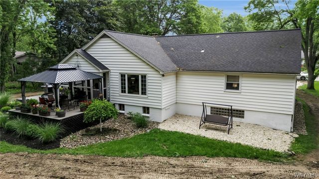 4660 Boncrest Drive West, Clarence, NY 14221