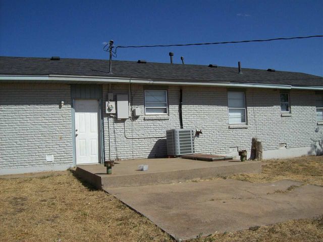 2306 NW 46th St, Lawton, OK 73505