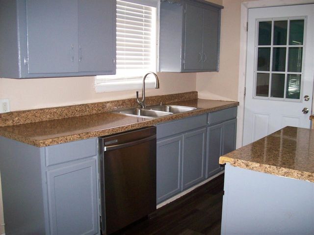 2306 NW 46th St, Lawton, OK 73505